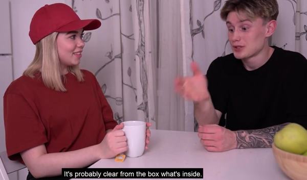 Курьерша поинтересовалась зачем парню резиновая кукла если есть такие красивые девушки как она